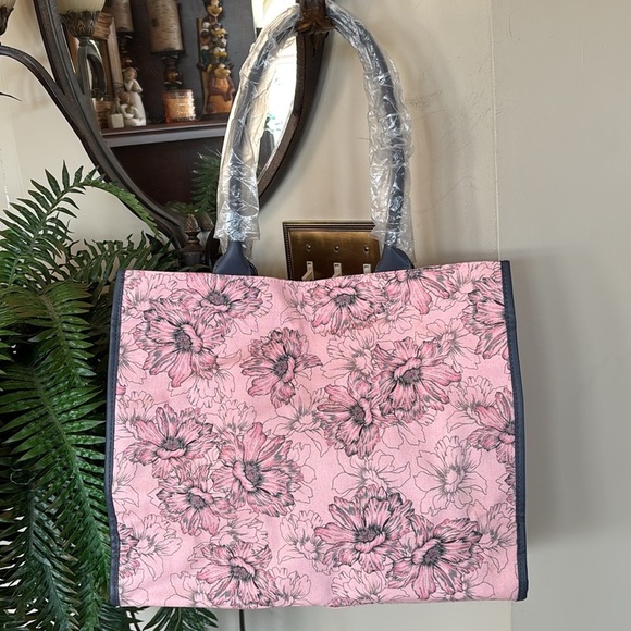 Brand New Victoria's Secret Pink Grey Floral Tote Bag Snap Close Shoulder Purse - Picture 6 of 15